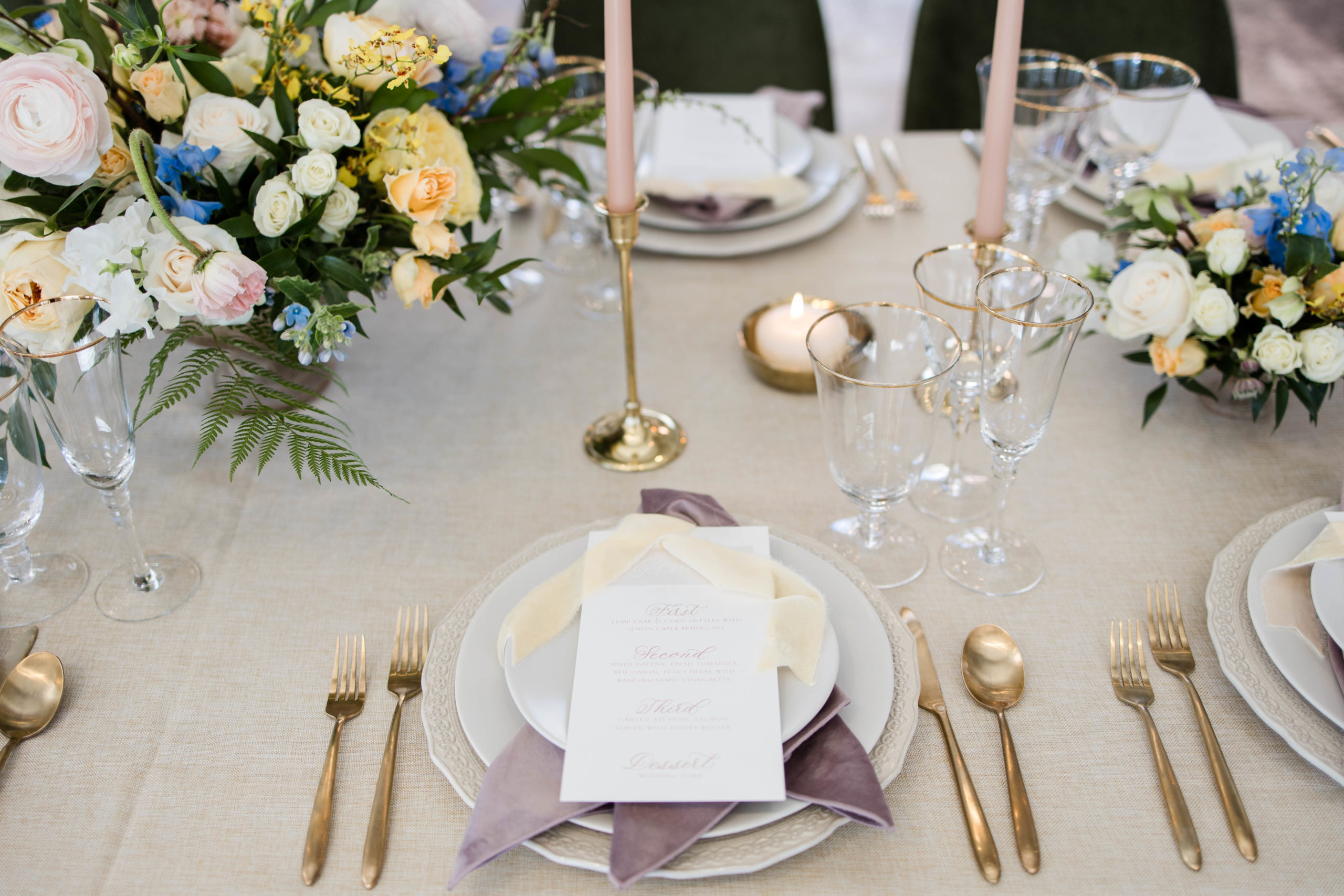 gold accents tablescape