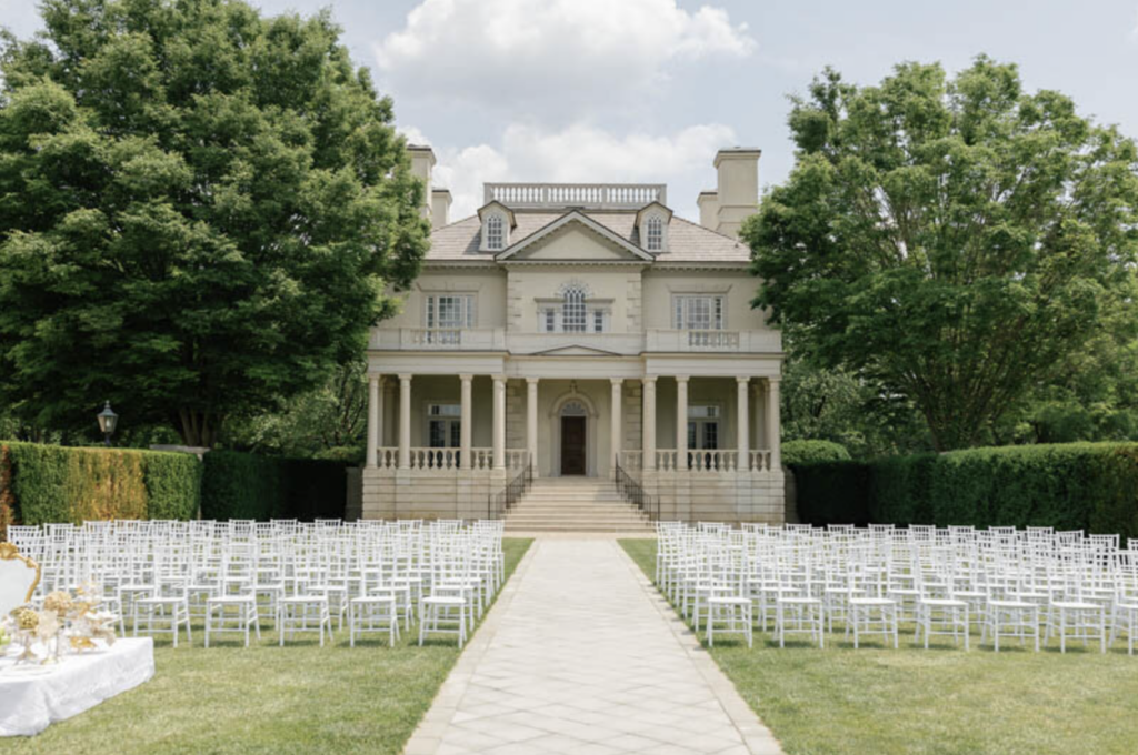 outdoor wedding venue in virginia