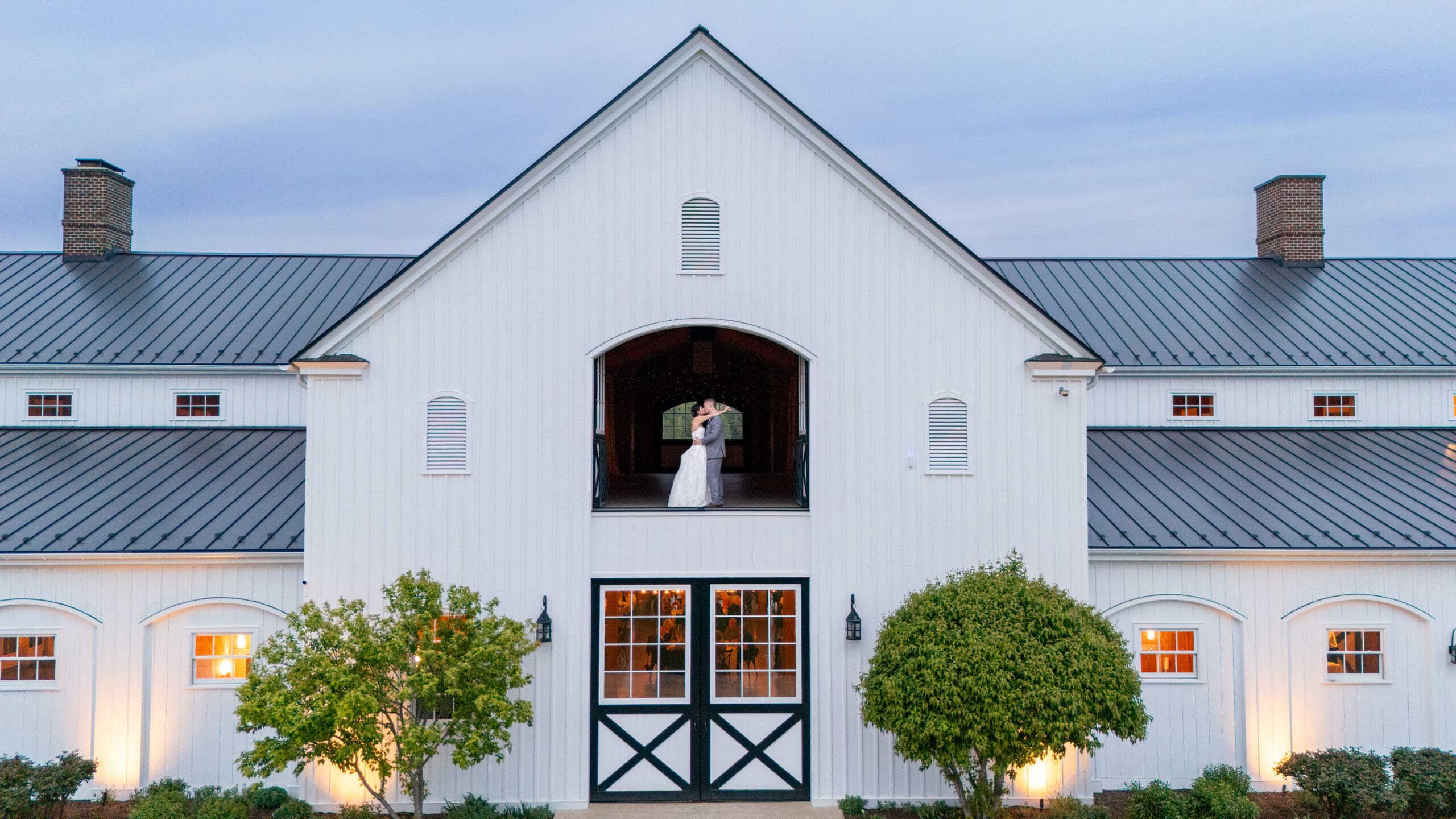 castle hill cider charlottesville wedding venue bride and groom photo